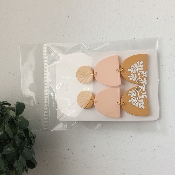 Dangle Earrings Acrylic Jewelry - Picture 8 of 9